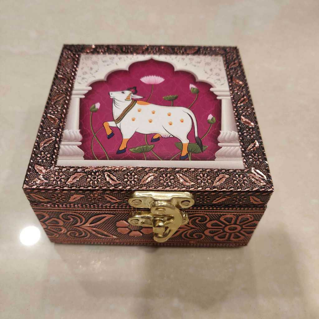 Jewel Box 4x4 Assorted Prints