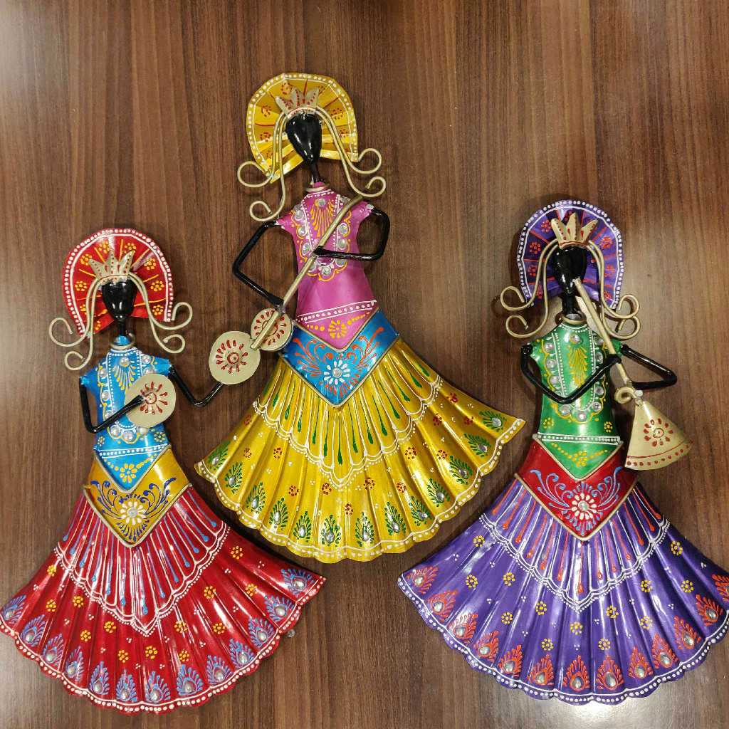 Taaz Lady Wall Hanger Set Of 3