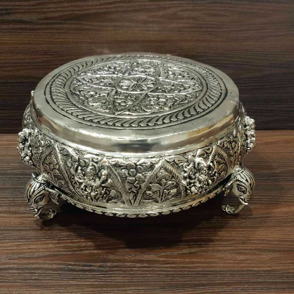 GS Antiq Astalakshmi Mukkali Stand Short Legs 8