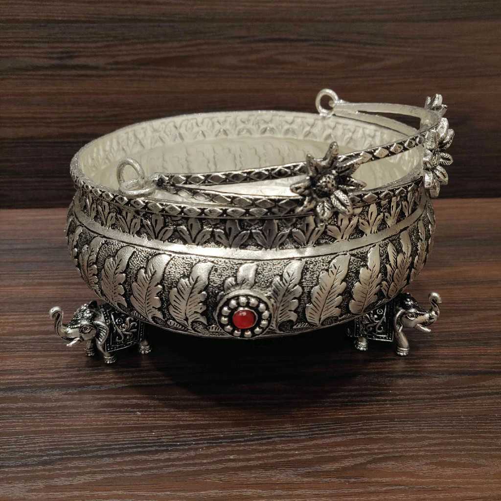 GS Antiq Basket Assorted with Handle