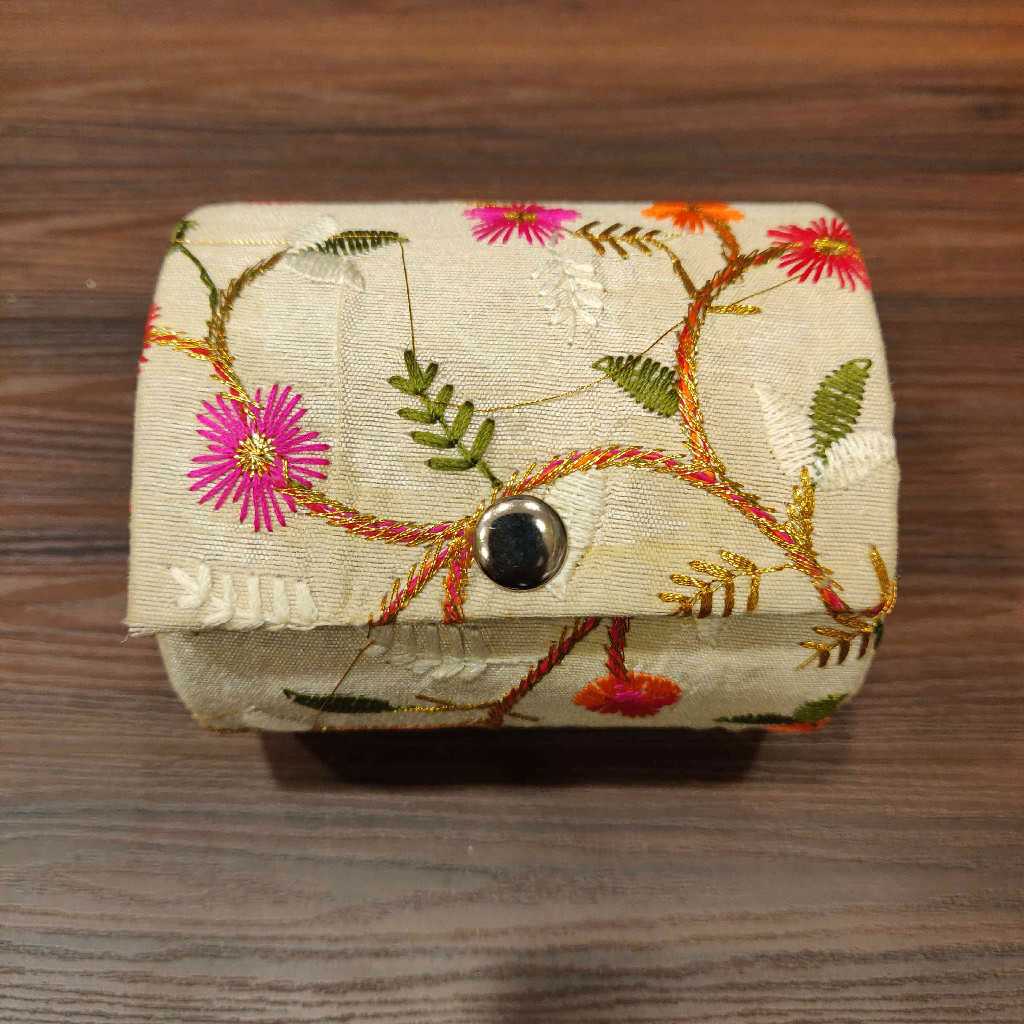 Bangle Box Cream Embroidery 4