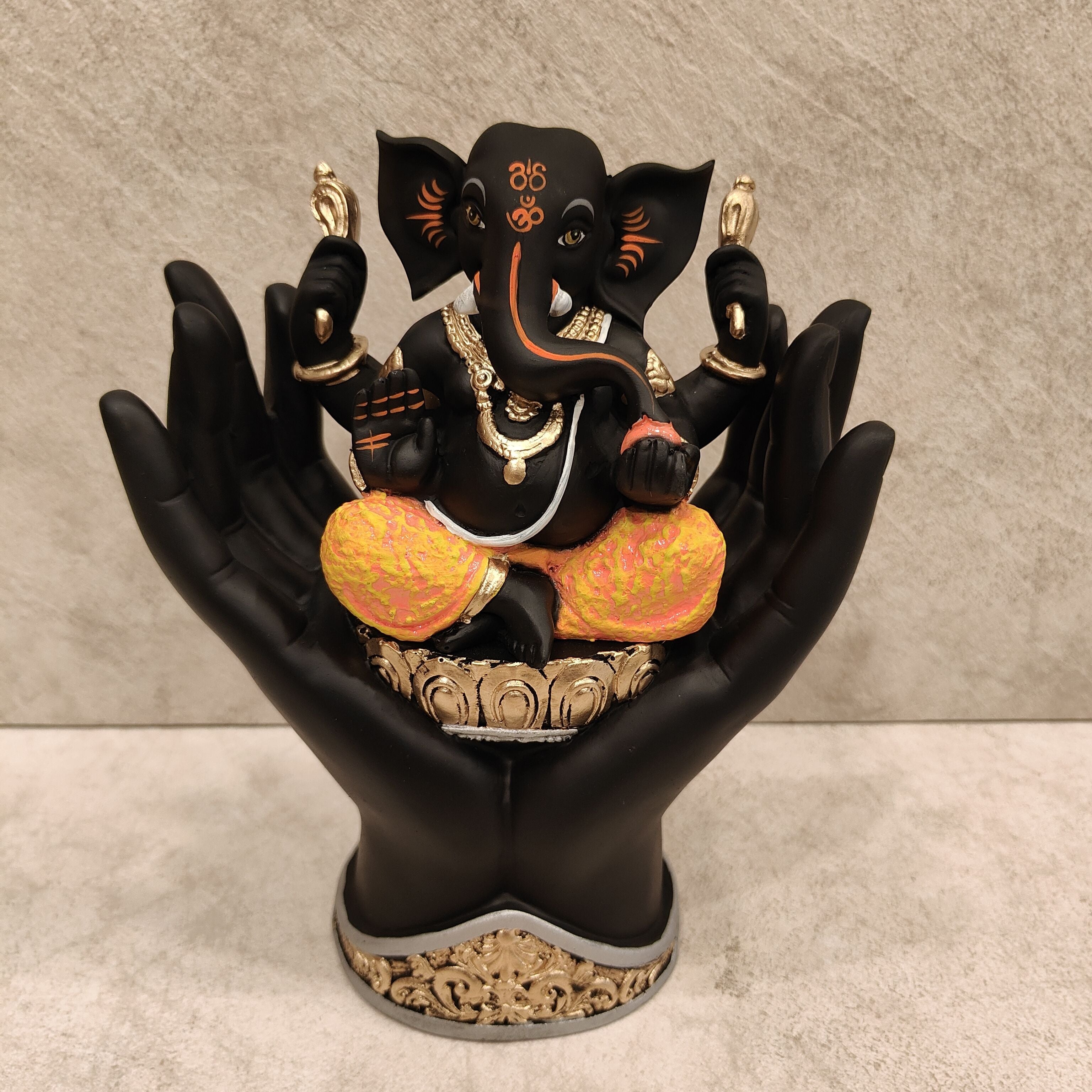 Apuu Ganesh Hand Black