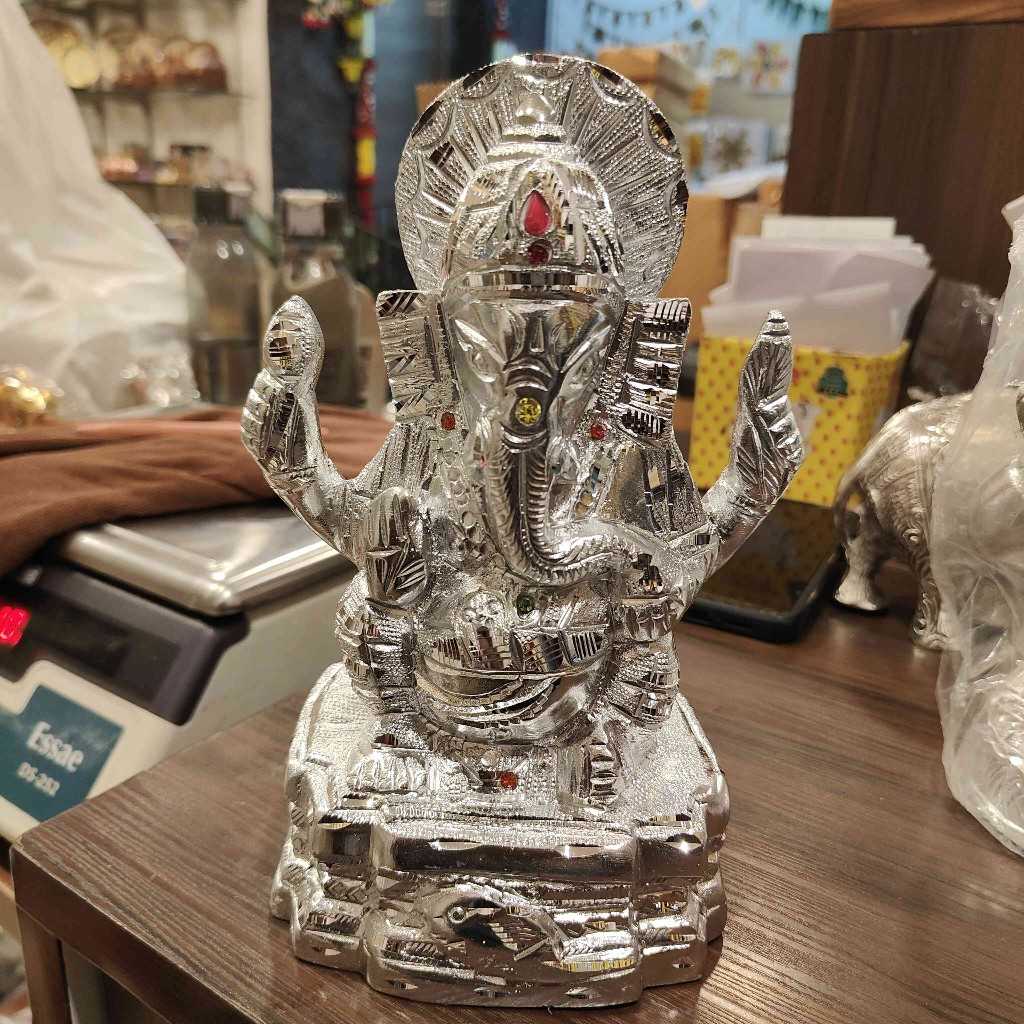 Whitemetal Ganesh 8 inch