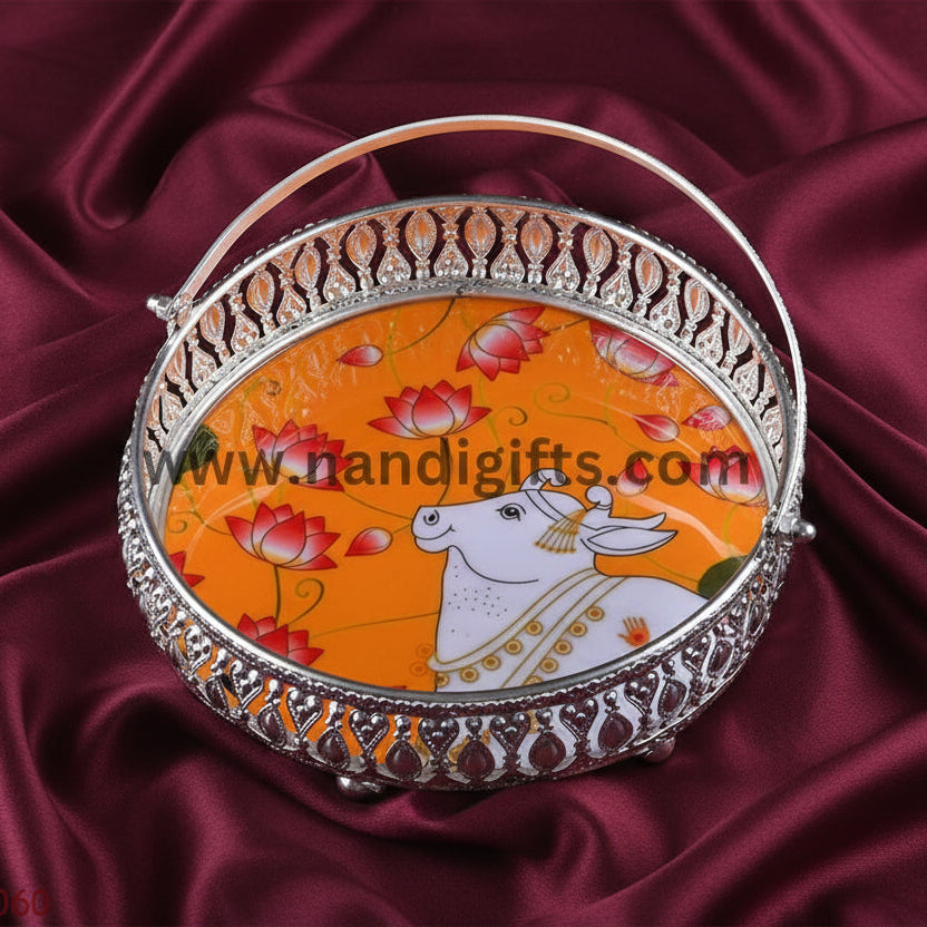 GS Pichwai Cow Plate Round With Handle Assorted 8 Inch