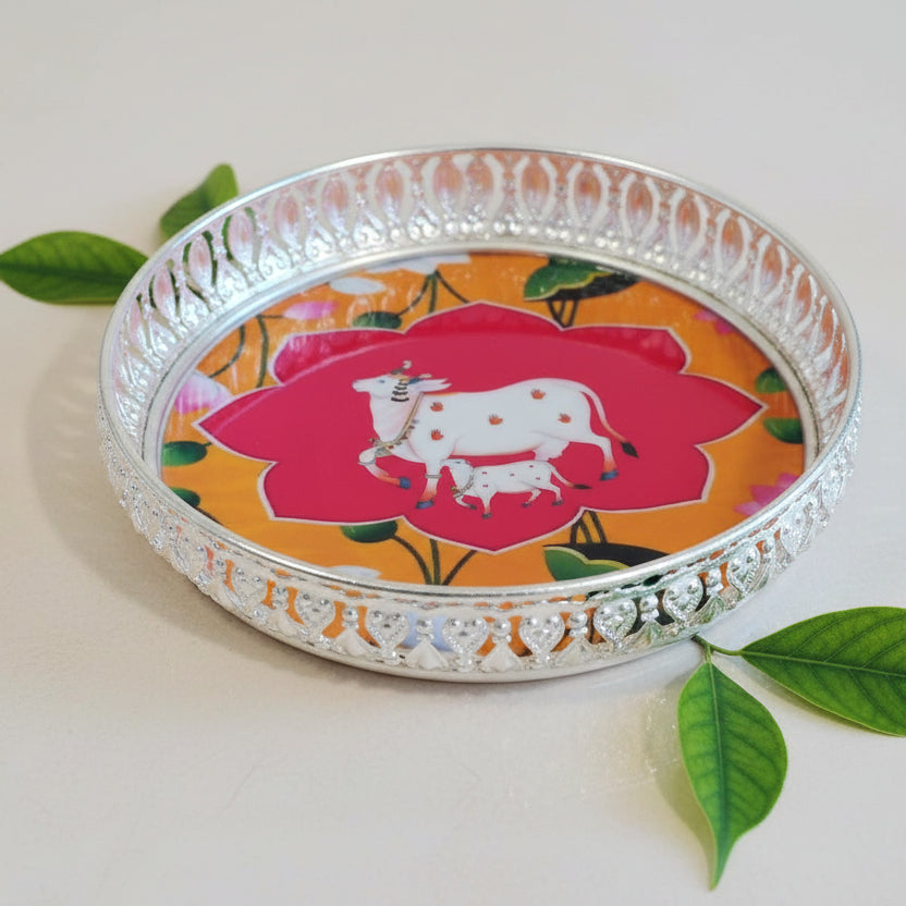 GS Pichwai Cow Plate Round Assorted 8 Inch