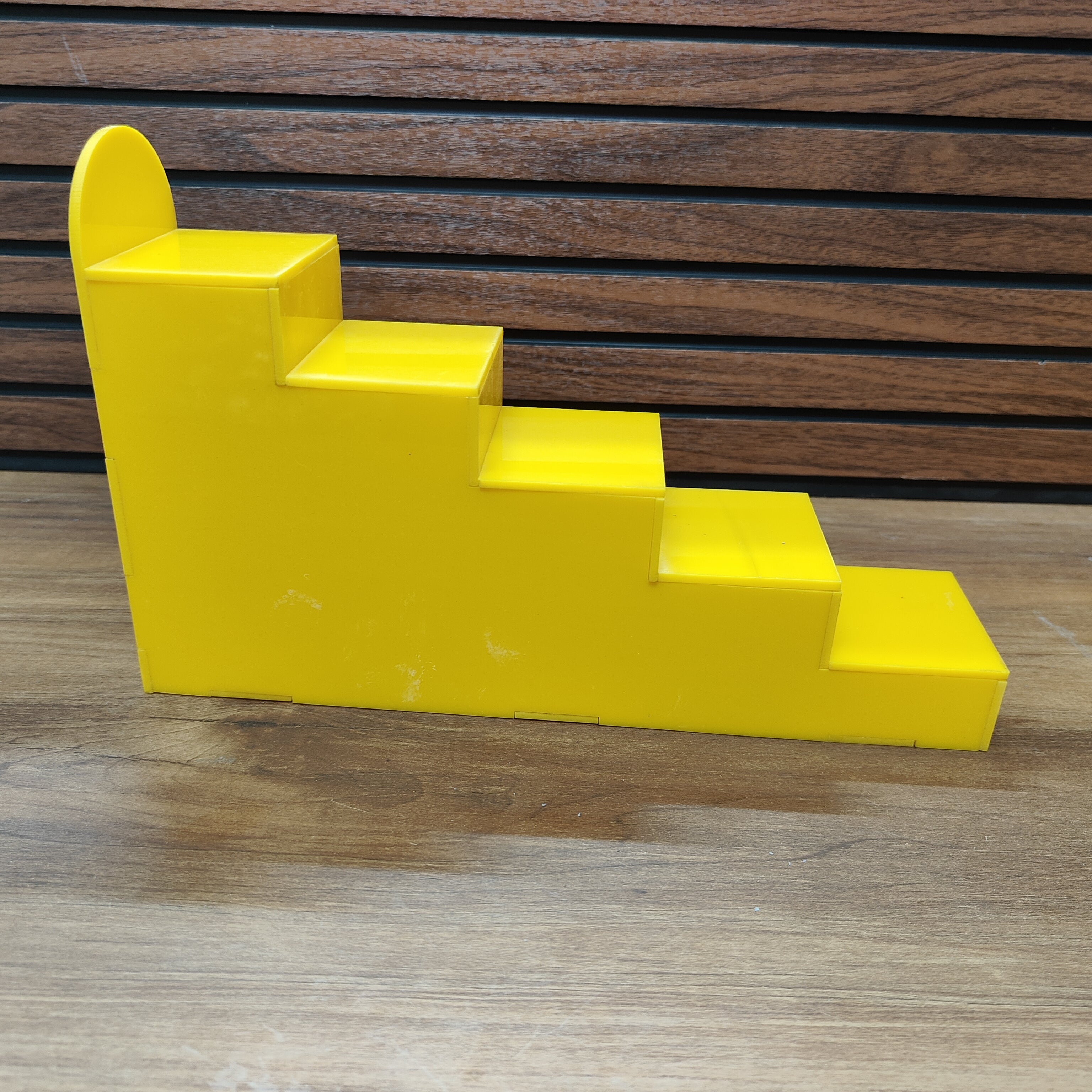ACRYLIC STEPS YELLOW