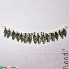 Natural Look Mango Leaf White Floral Toran