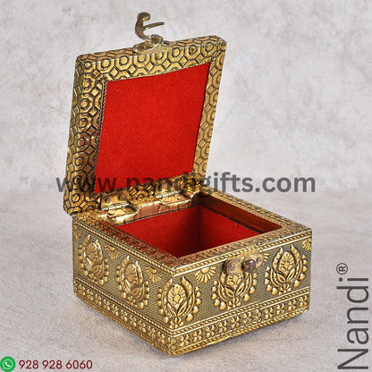 ELEPHANT EMBOSS BOX BRASS ANTIQ FINISH 4X4