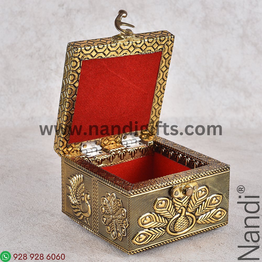 Peacock Emboss Box 4X4