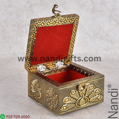 Peacock Emboss Box 4X4