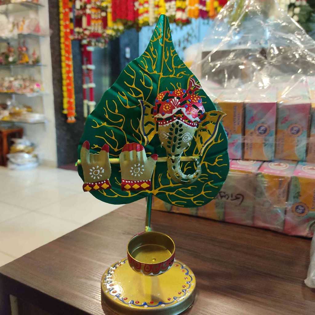 Pepal Ganesh Tlite