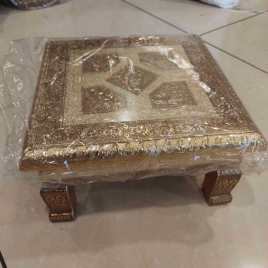 Golden Antiq Rajwadi Bajot 10X10