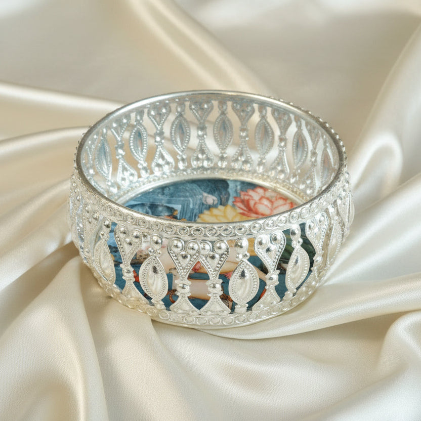 GS Pichwai Cow Plate Round Assorted 4 Inch