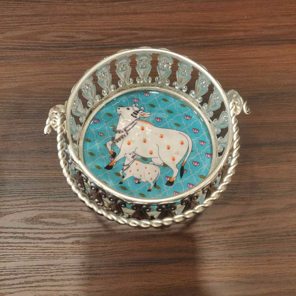 GS Pichwai Basket Round 4 Inch