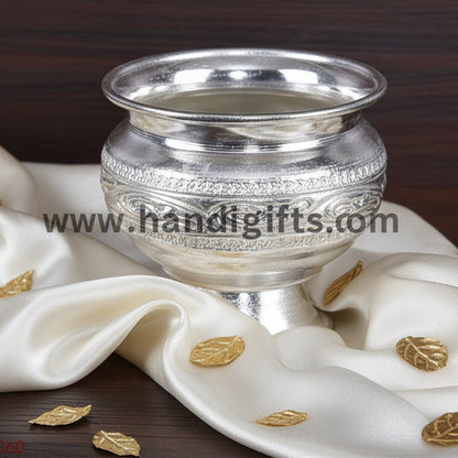 GS MATKA BOWL WITH STAND SMALL FINE CARVE